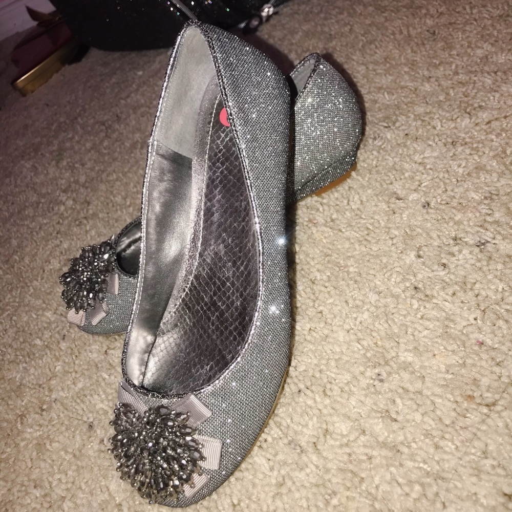 Beautiful sparkly dress shoes